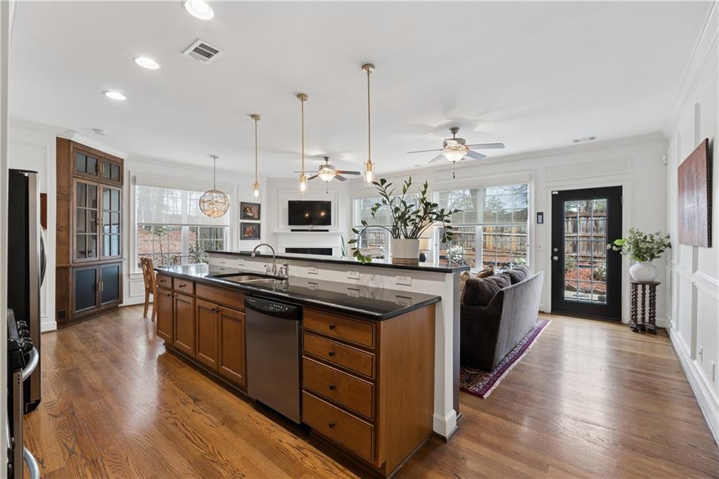 2838 Jordan Oaks Lane Decatur, GA 30033 - Photo 10 of 39