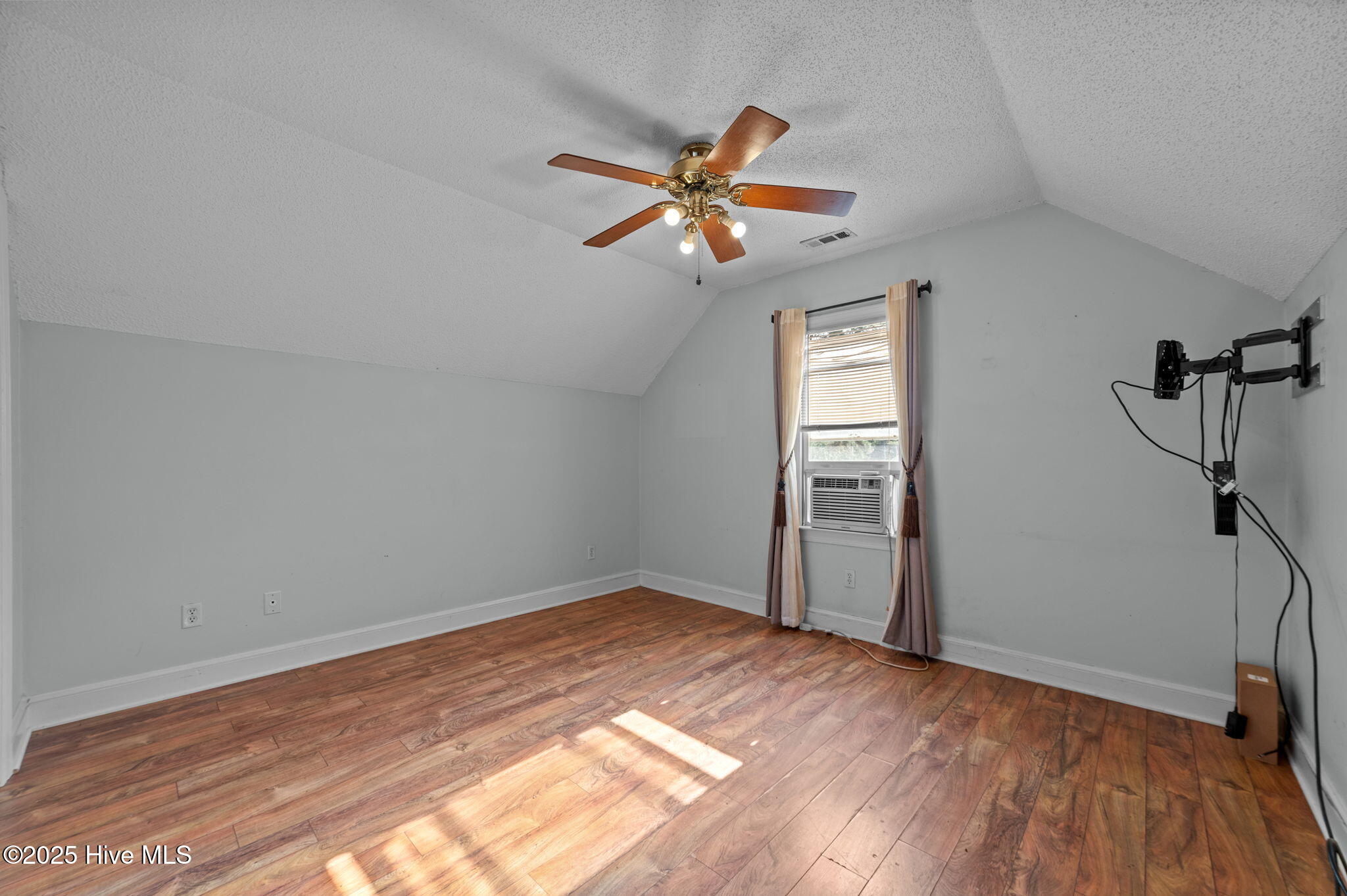 855 Darrell Drive Greenville, NC 27834 - Photo 34 of 50 34-web-or-mls-LHV_1224