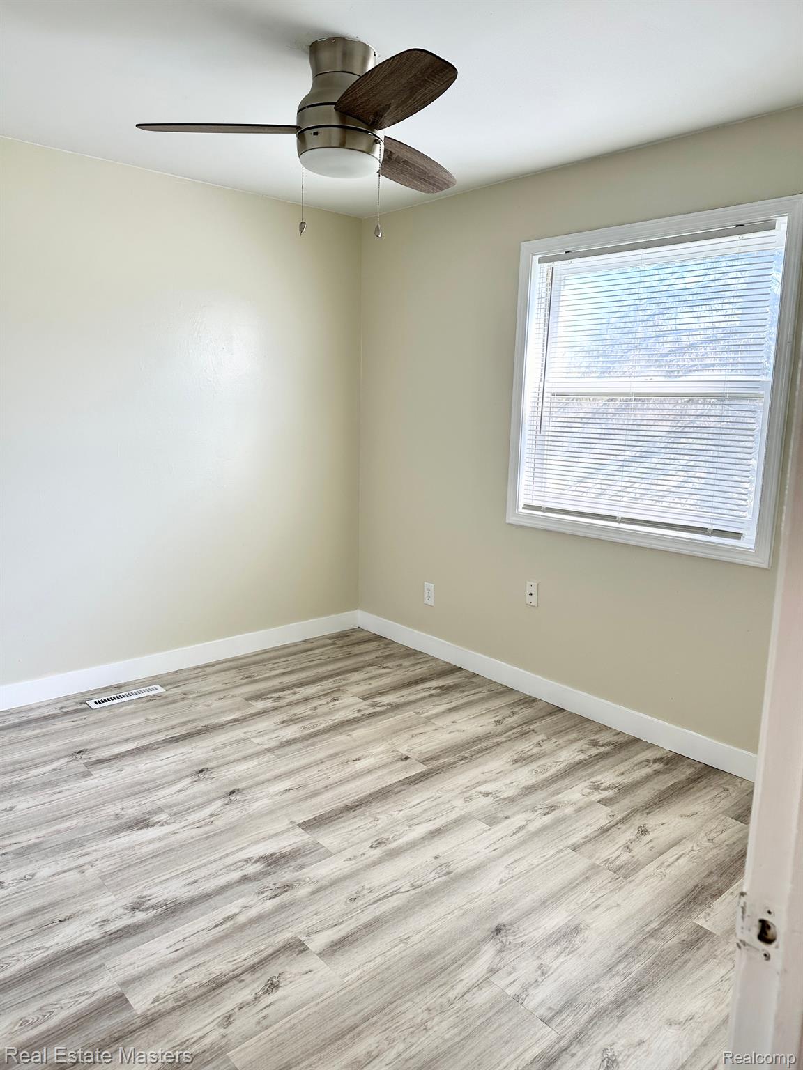 5909 Lakeshore Road Fort Gratiot, MI 48059 - Photo 23 of 38 Gallery Image 23