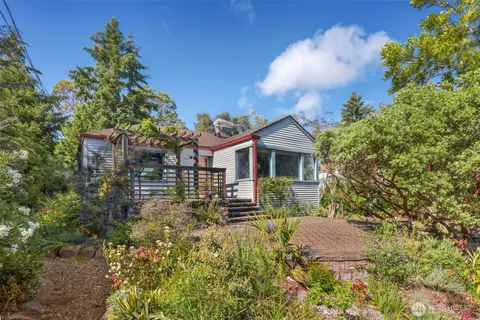 $550,000 | 4010 Southwest 106th Street, Seattle, WA 98146