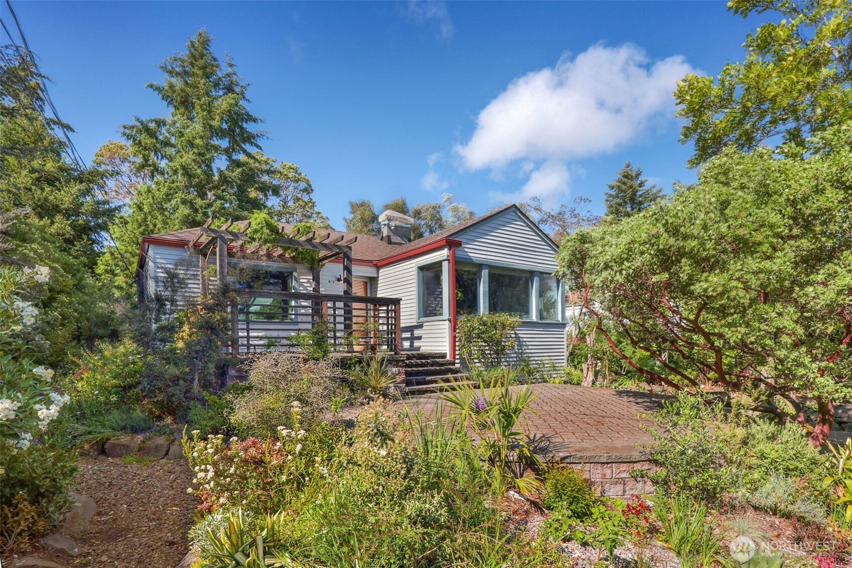 4010 Southwest 106th Street Seattle, WA 98146 - Photo 1 of 11