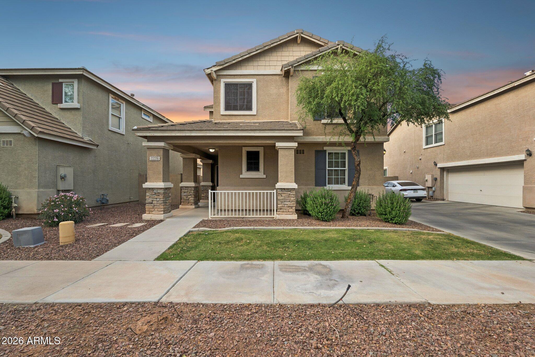 2226 East Fraktur Road Phoenix, AZ 85040 - Photo 19 of 68 Front
