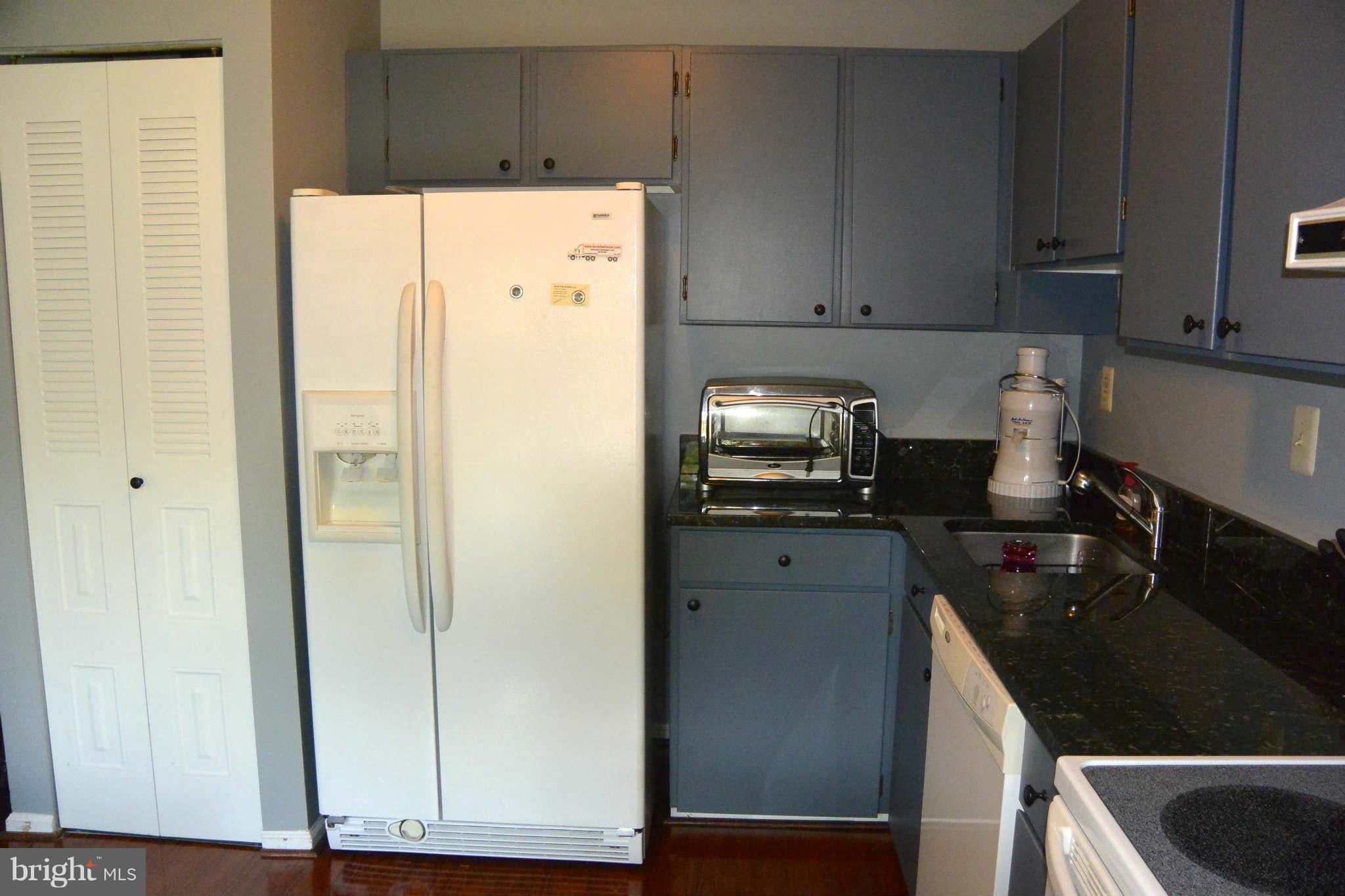 4052 Spring Run Court, Unit 9G Chantilly, VA 20151 - Photo 14 of 26 Kitchen