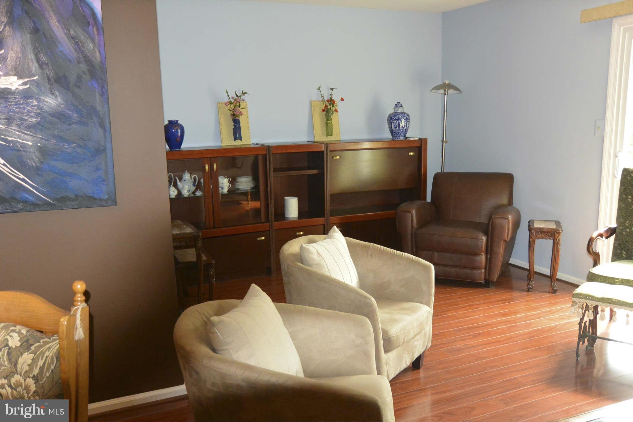 4052 Spring Run Court, Unit 9G Chantilly, VA 20151 - Photo 16 of 26 Living Room