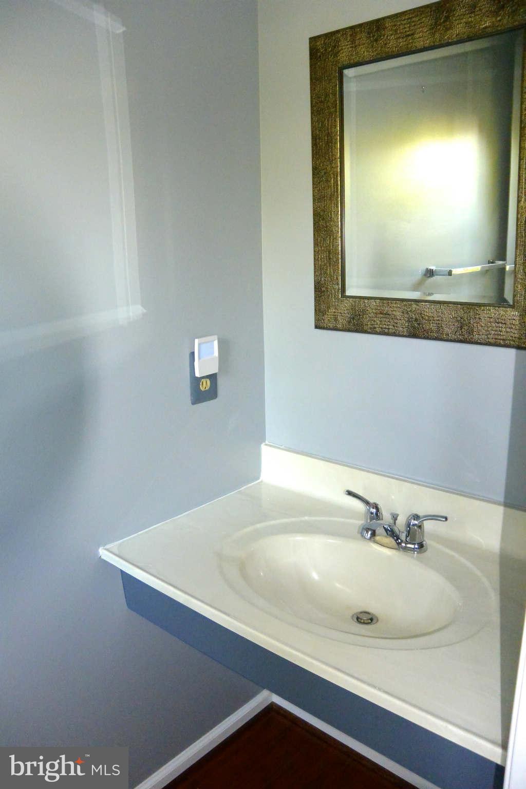 4052 Spring Run Court, Unit 9G Chantilly, VA 20151 - Photo 21 of 26 Bath