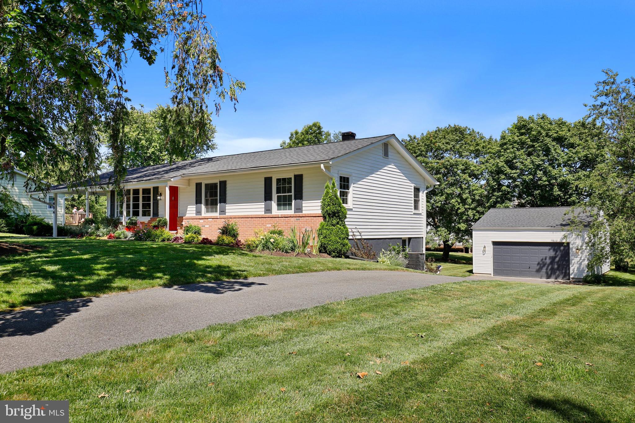 8494 Roberts Road Ellicott City, MD 21043 - Photo 2 of 37 Gallery Image 2