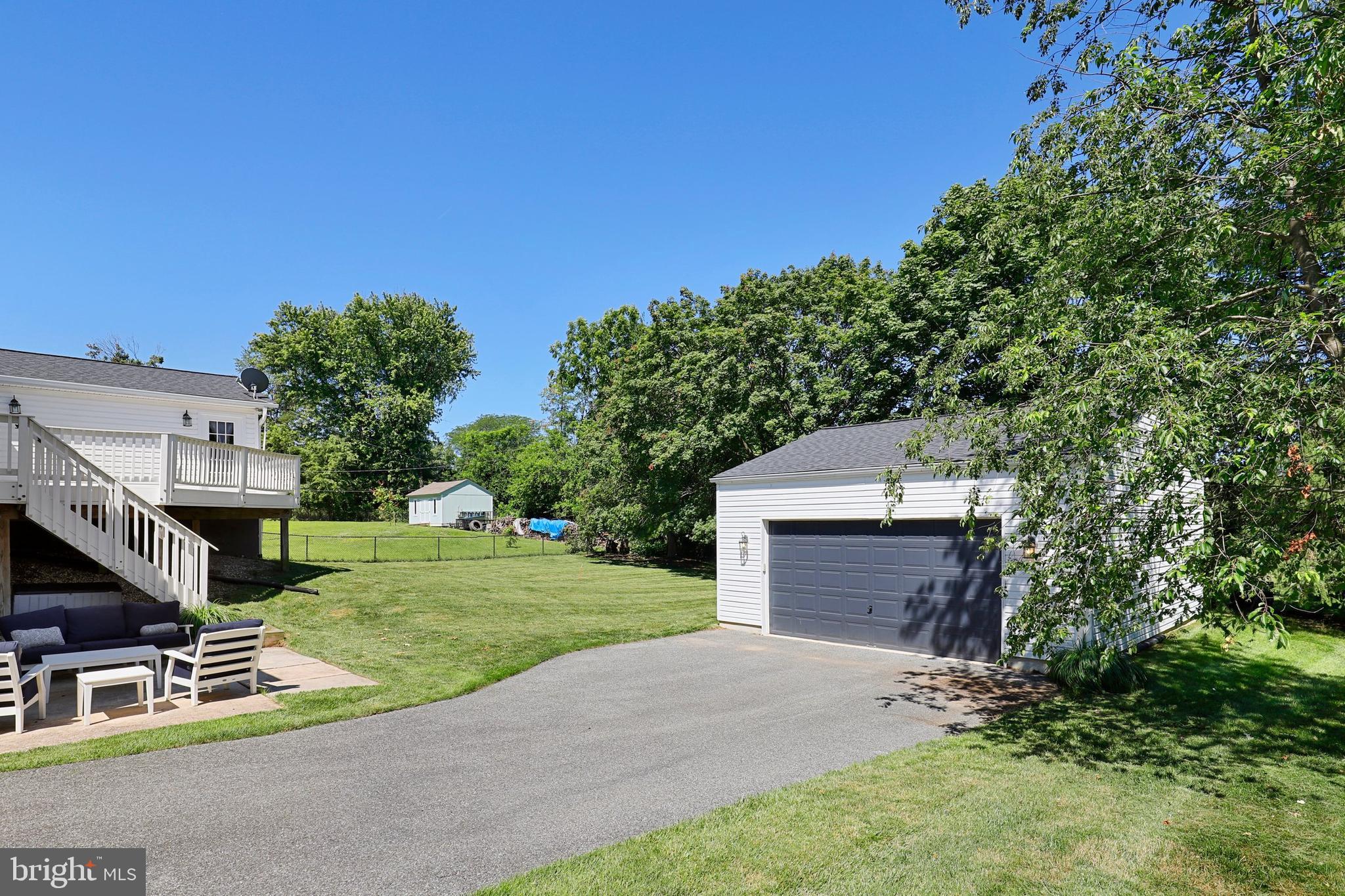 8494 Roberts Road Ellicott City, MD 21043 - Photo 4 of 37 Gallery Image 4