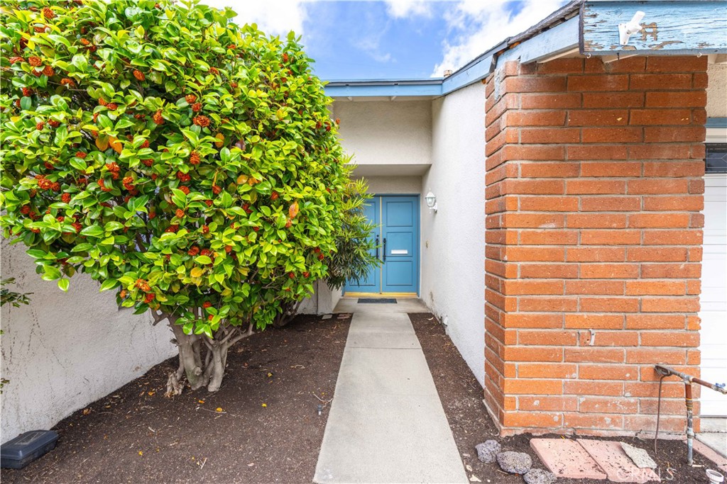 6320 Topaz Street Rancho Cucamonga, CA 91701 - Photo 4 of 32 Entry Approach