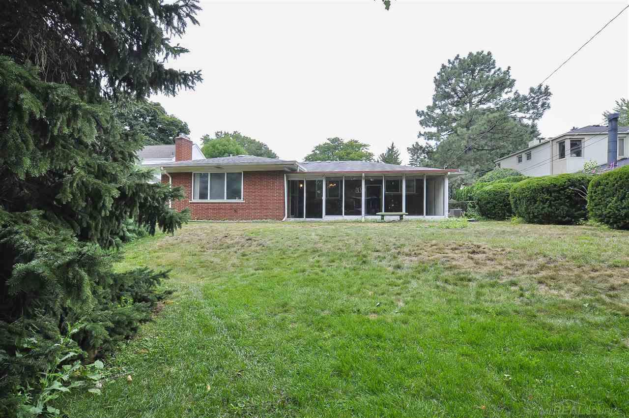 820 Hampton Road Grosse Pointe, MI 48236 - Photo 29 of 29 31355837-28.JPG