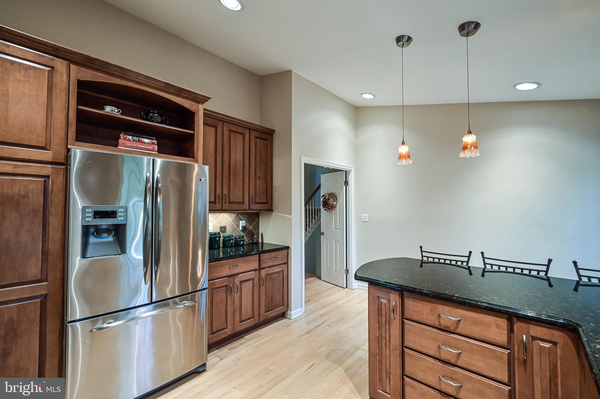 9010 Parliament Drive Burke, VA 22015 - Photo 13 of 40 Stainless steel appliances