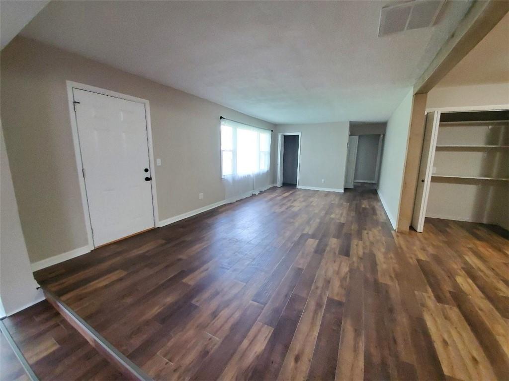 2002 South Hemlock Road Muncie, IN 47302 - Photo 3 of 14 Gallery Image 3