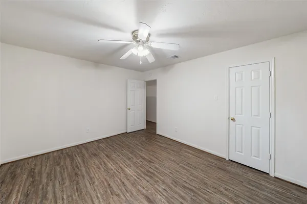 $2,195 | 87 North Delta Mill Circle, The Woodlands, TX 77385