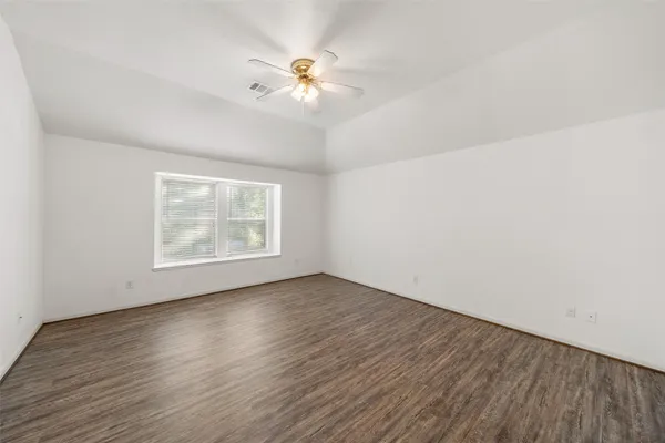 $2,195 | 87 North Delta Mill Circle, The Woodlands, TX 77385