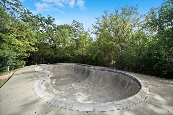 $2,195 | 87 North Delta Mill Circle, The Woodlands, TX 77385