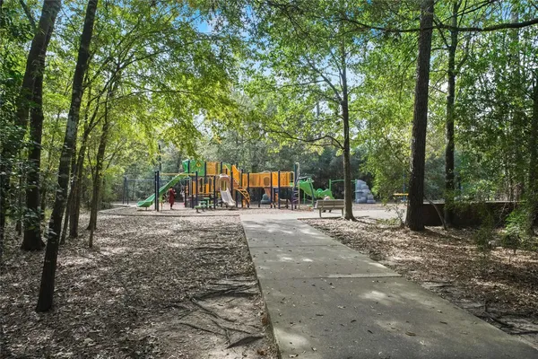 $2,195 | 87 North Delta Mill Circle, The Woodlands, TX 77385