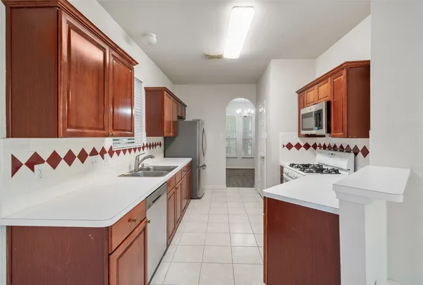 $2,195 | 87 North Delta Mill Circle, The Woodlands, TX 77385