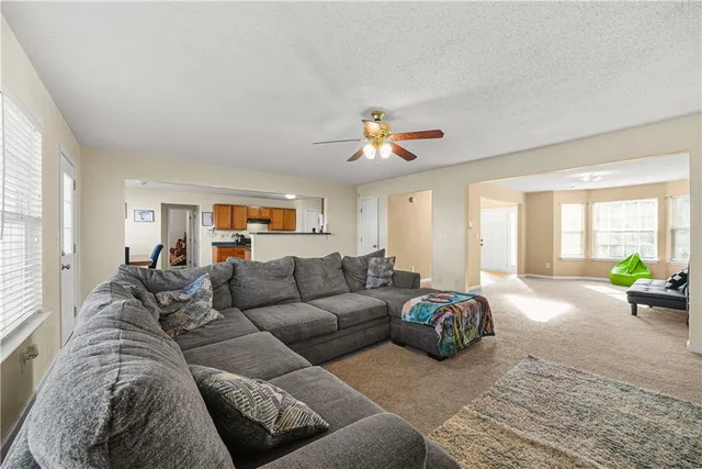 $300,000 | 2036 Registry Drive, Hampton, GA 30228