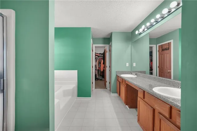 $300,000 | 2036 Registry Drive, Hampton, GA 30228