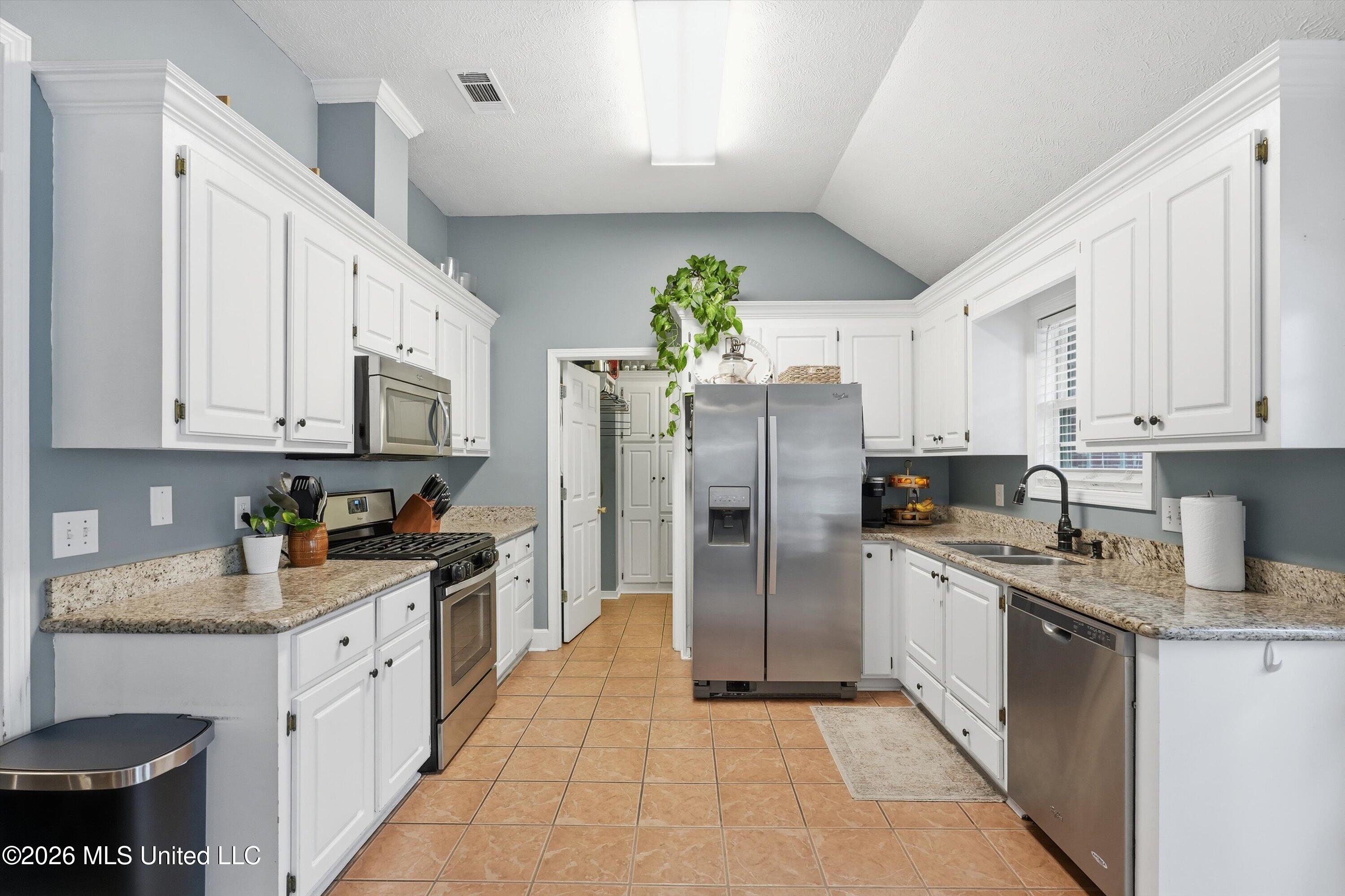 1308 Pecan Cove Brandon, MS 39042 - Photo 15 of 36 15-1308_Pecan_Cv_015