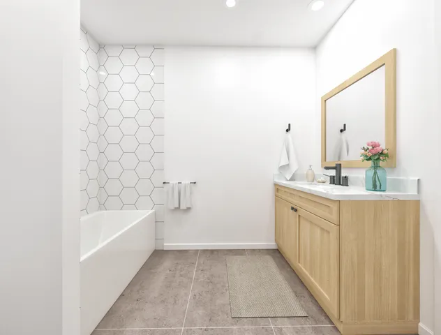 $549,900 | 537 Pioneer Court, Unit 18 LEFT, Oconomowoc, WI 53066