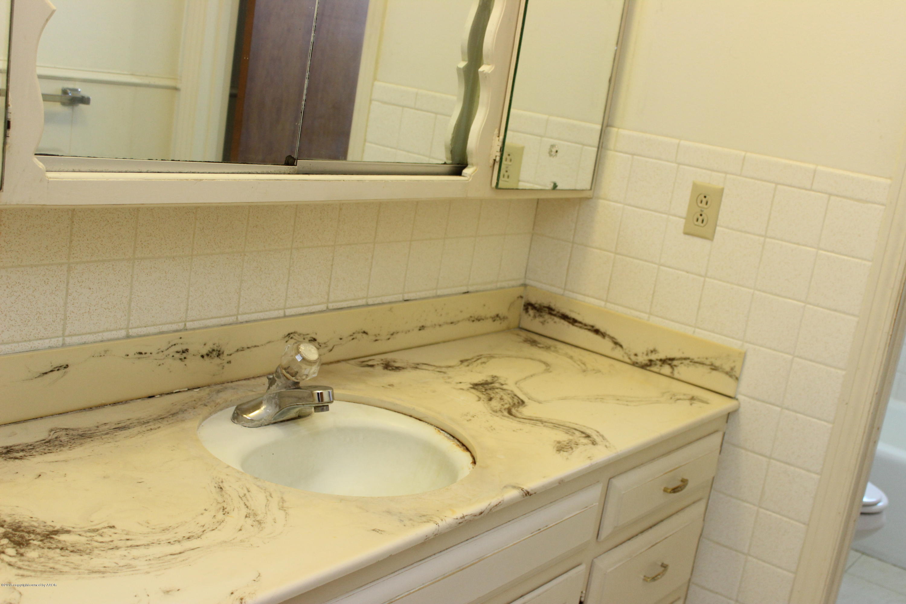11320 Indian Hill Road Amarillo, TX 79124 - Photo 16 of 24 Main Bathroom