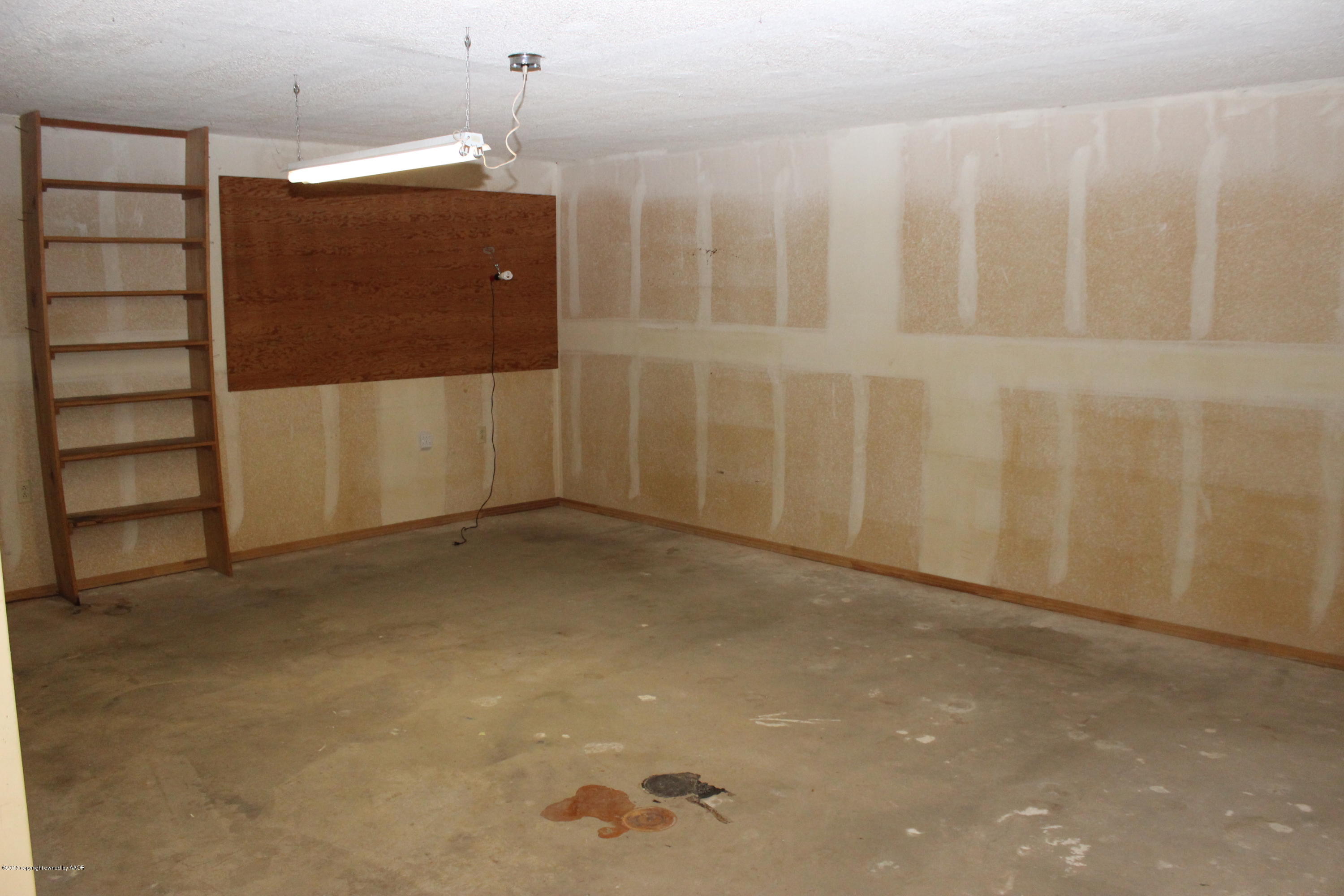 11320 Indian Hill Road Amarillo, TX 79124 - Photo 21 of 24 Garage