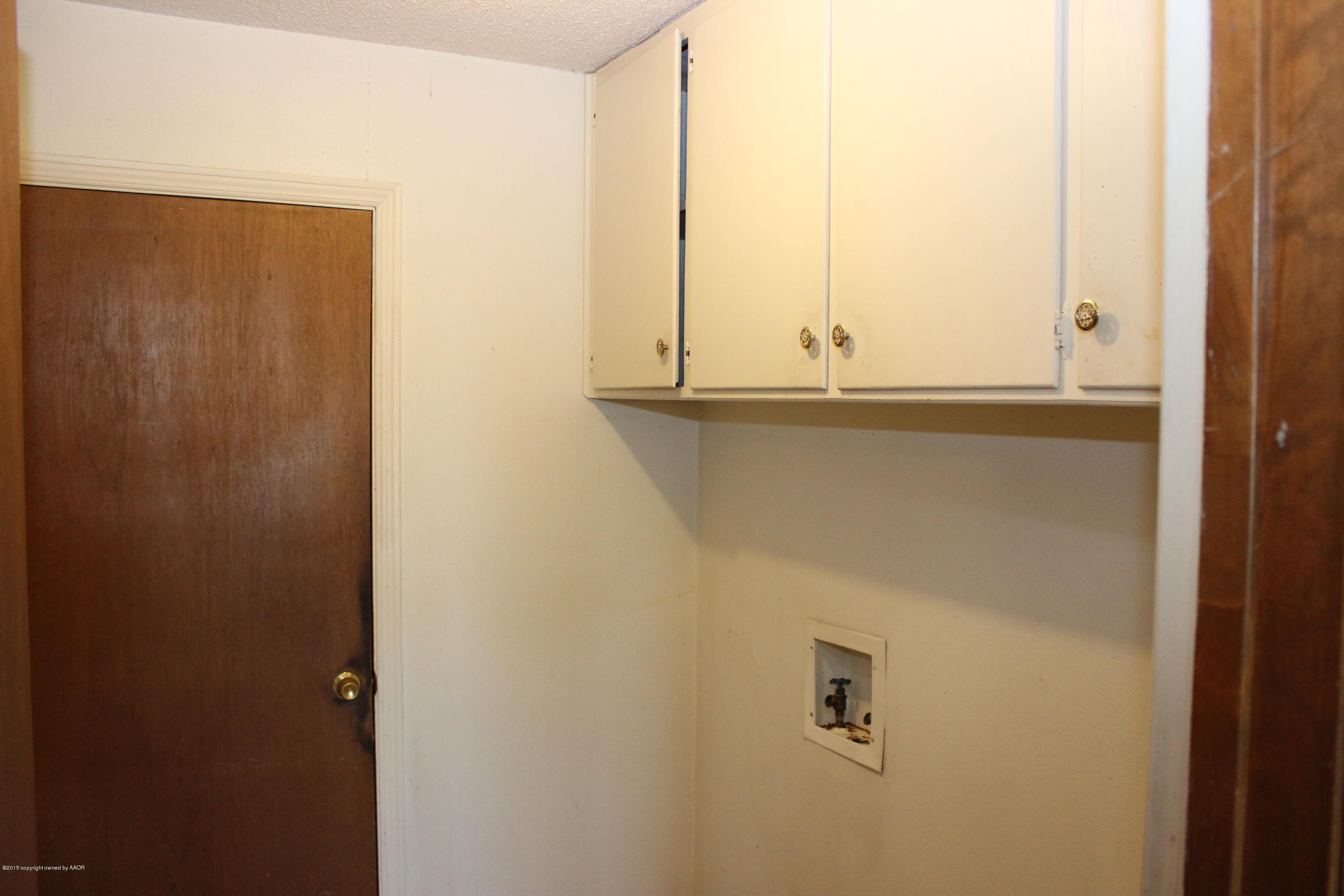 11320 Indian Hill Road Amarillo, TX 79124 - Photo 8 of 24 Utility Room