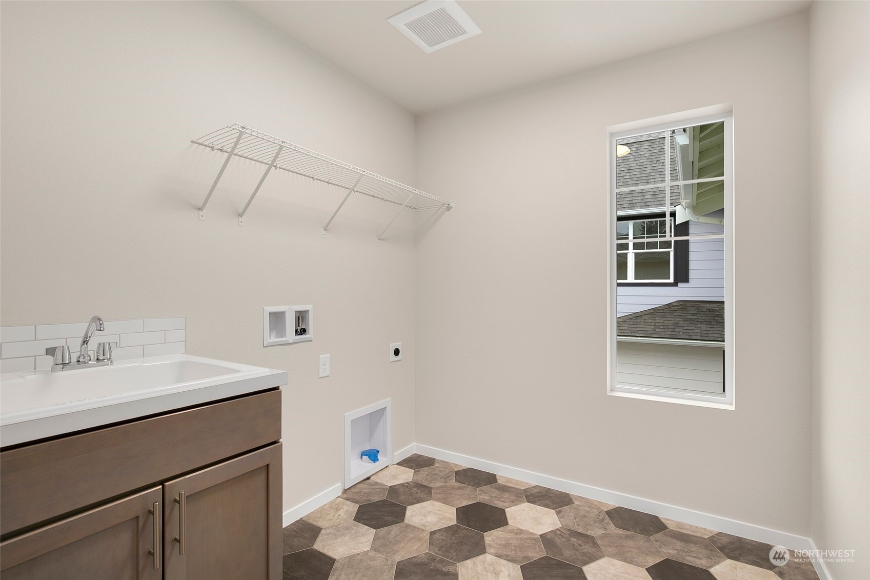 10040 4th Lane Southwest, Unit 88 Seattle, WA 98146 - Photo 23 of 33 Gallery Image 23