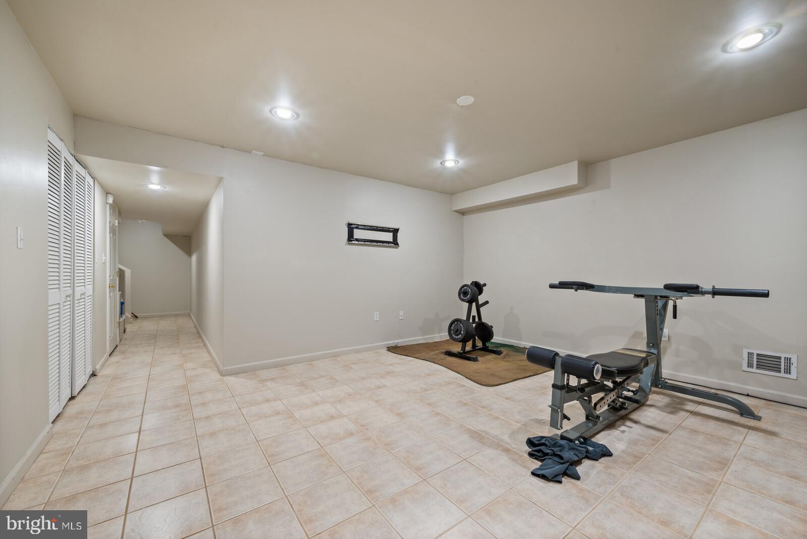 1 Edith Drive Somerset, NJ 08873 - Photo 19 of 23