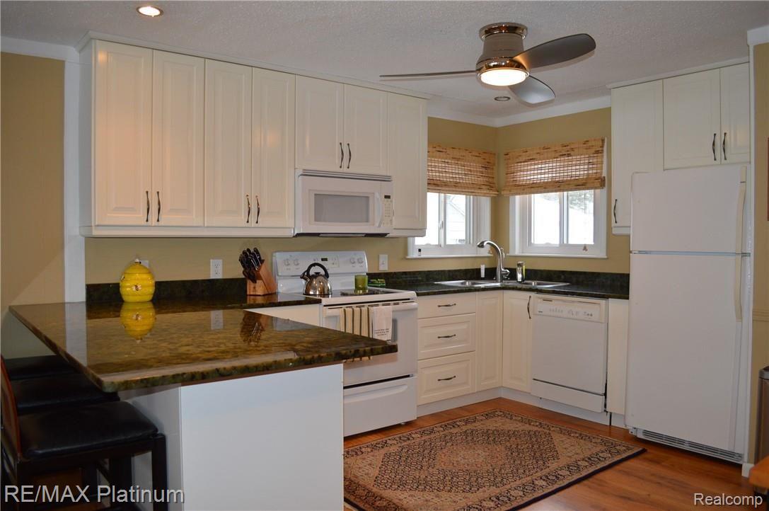 4071 Homestead Drive Howell, MI 48843 - Photo 3 of 29 DSC_0472.JPG