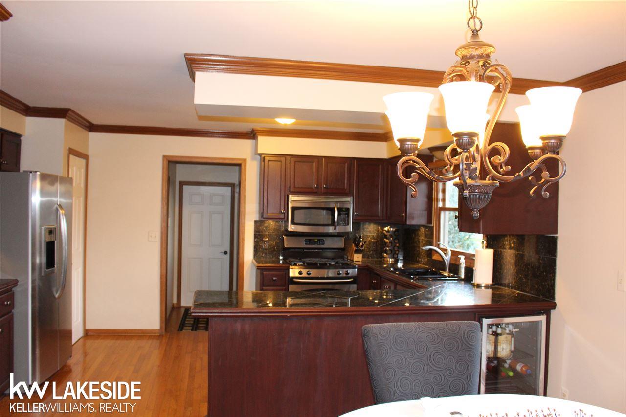 1388 Hathaway Rising Rochester Hills, MI 48306 - Photo 3 of 25