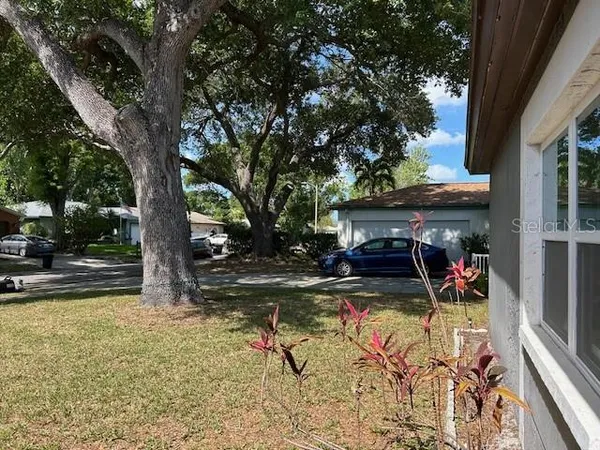 $2,600 | 6427 109th Avenue, Pinellas Park, FL 33782