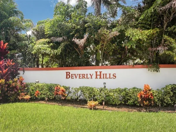 $1,950 | 5300 Washington Street, Unit D301, Hollywood, FL 33021