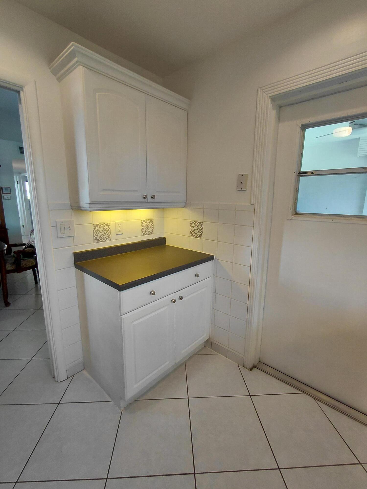 5300 Washington Street, Unit D301 Hollywood, FL 33021 - Photo 11 of 36 20260327_152954