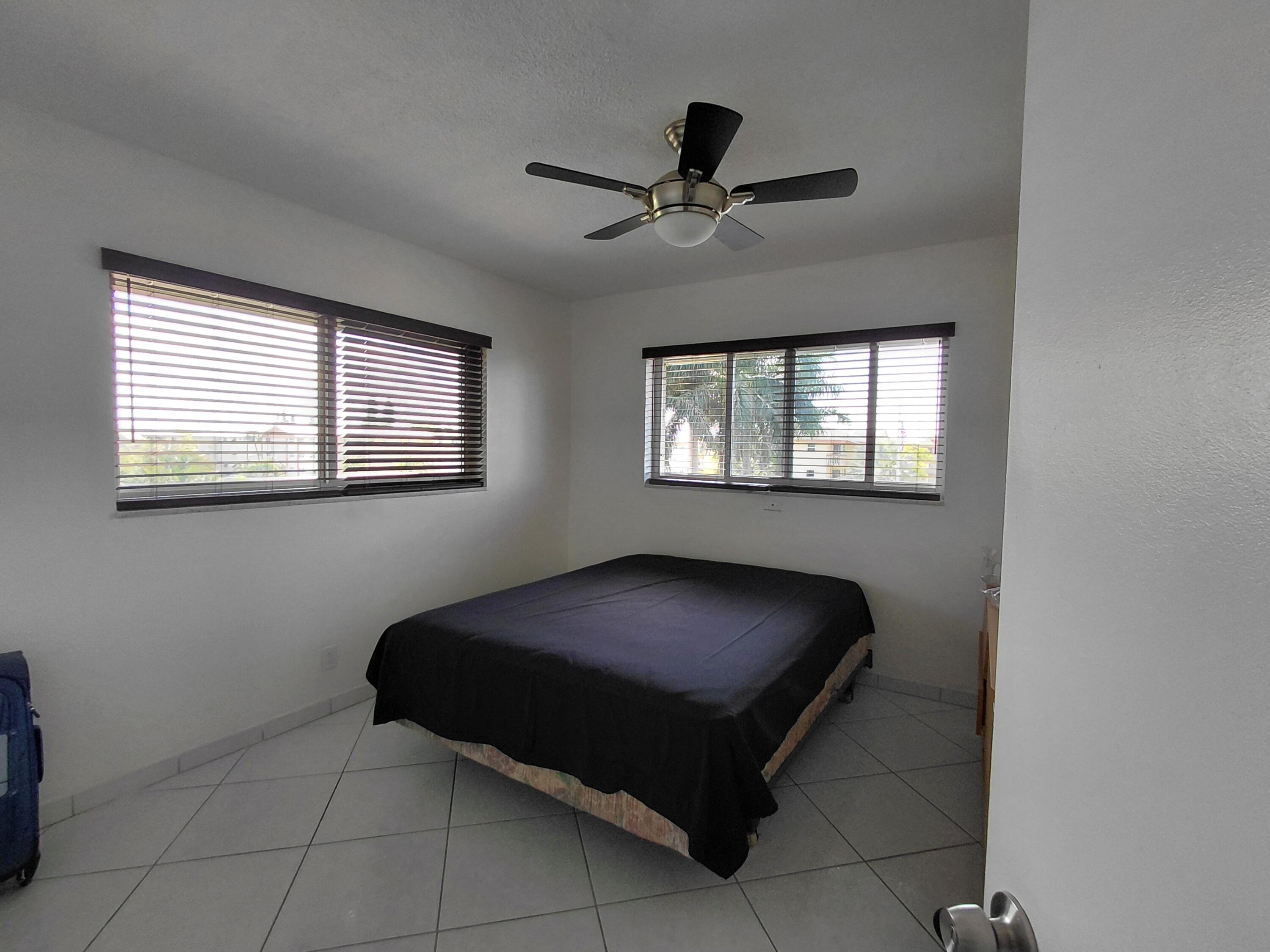 5300 Washington Street, Unit D301 Hollywood, FL 33021 - Photo 19 of 36 20260327_153441