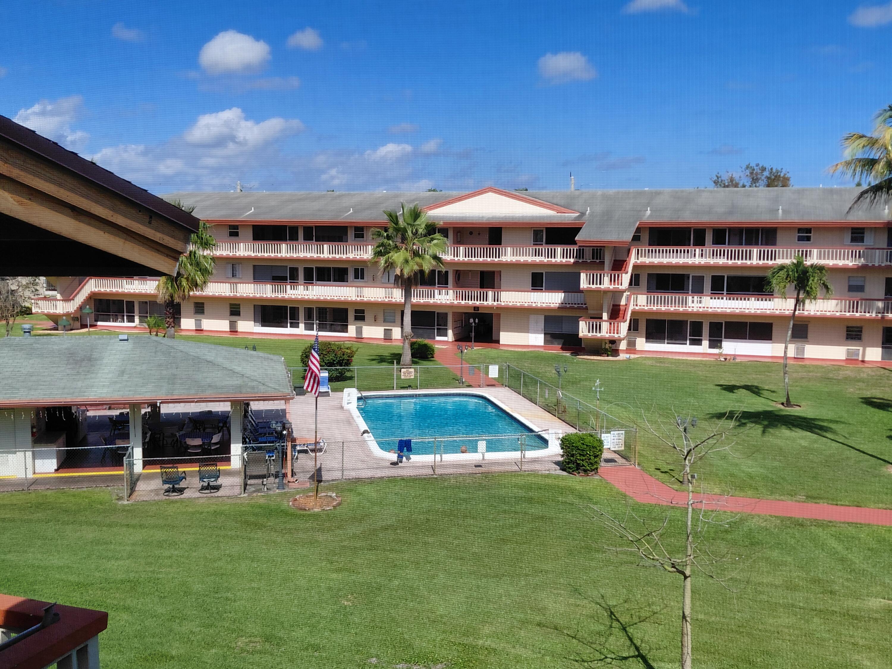 5300 Washington Street, Unit D301 Hollywood, FL 33021 - Photo 2 of 36 20260327_155453