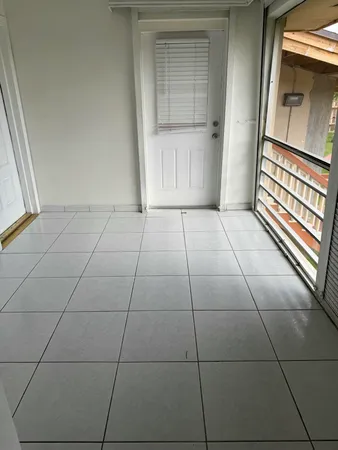 $1,950 | 5300 Washington Street, Unit D301, Hollywood, FL 33021