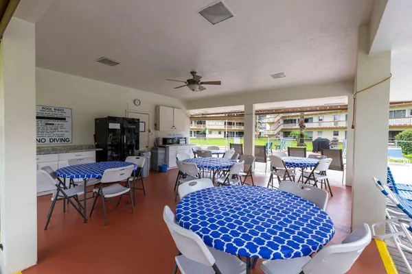 $1,950 | 5300 Washington Street, Unit D301, Hollywood, FL 33021