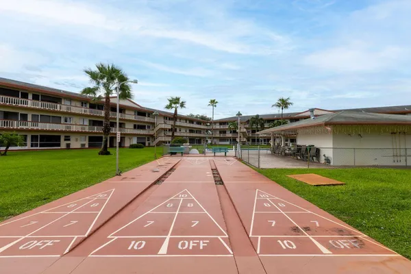 $1,950 | 5300 Washington Street, Unit D301, Hollywood, FL 33021