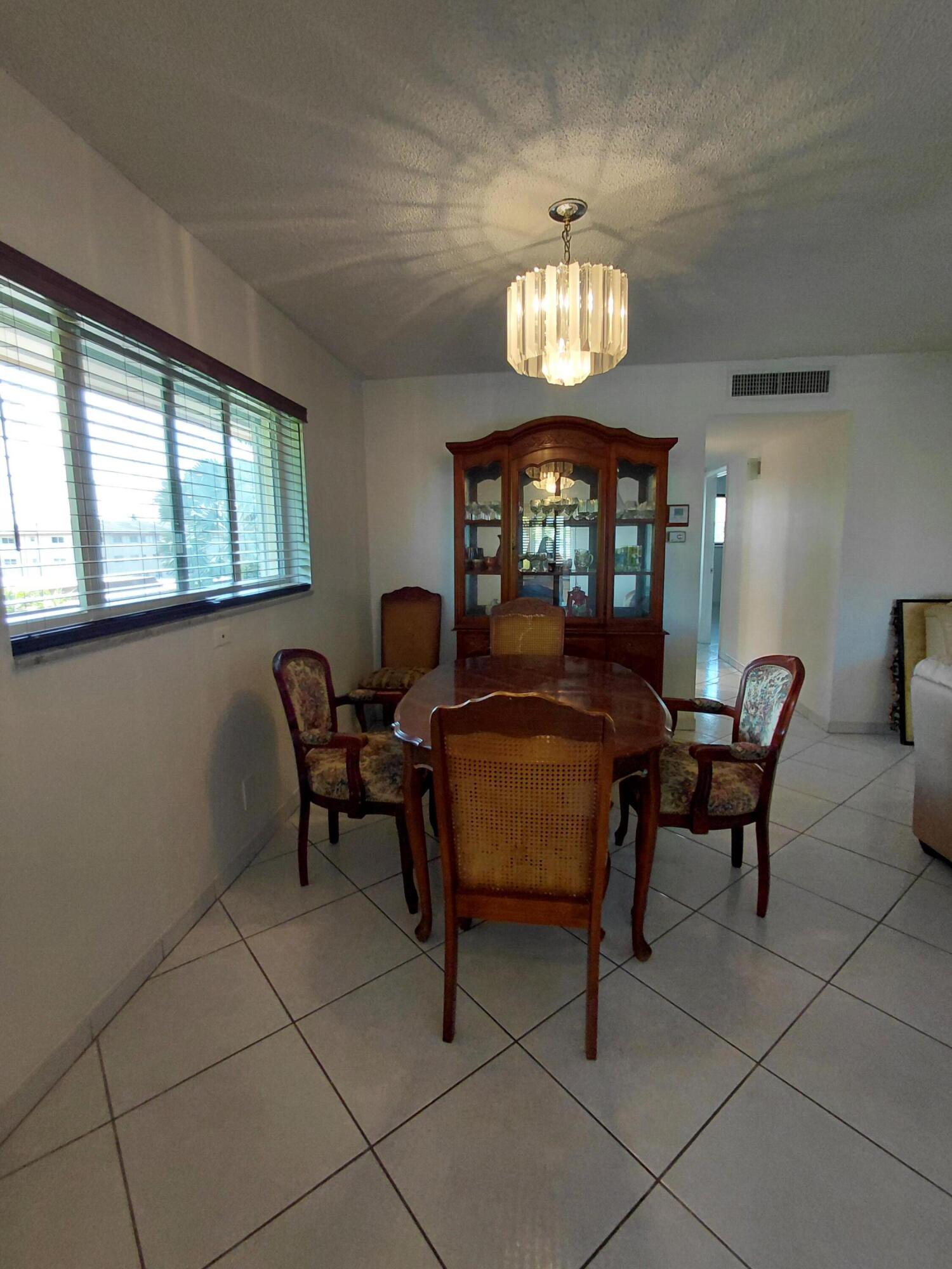 5300 Washington Street, Unit D301 Hollywood, FL 33021 - Photo 5 of 36 20260327_153027