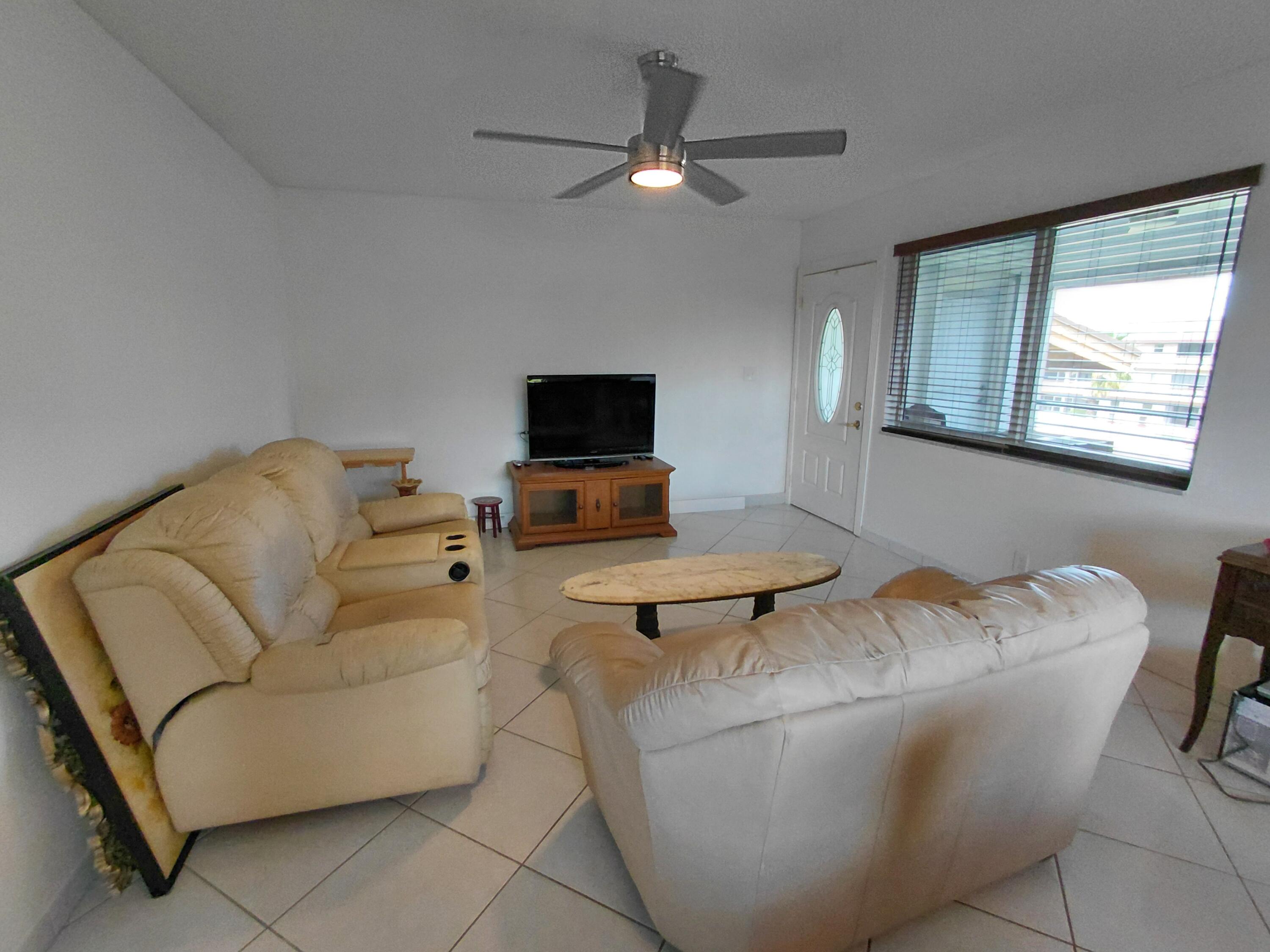 5300 Washington Street, Unit D301 Hollywood, FL 33021 - Photo 6 of 36 20260327_153043