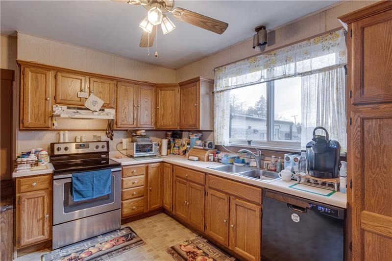 3110 Conway Wallrose Road Baden, PA 15005 - Photo 16 of 24 Gallery Image 16