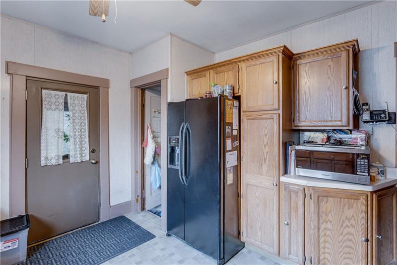 3110 Conway Wallrose Road Baden, PA 15005 - Photo 18 of 24 Gallery Image 18