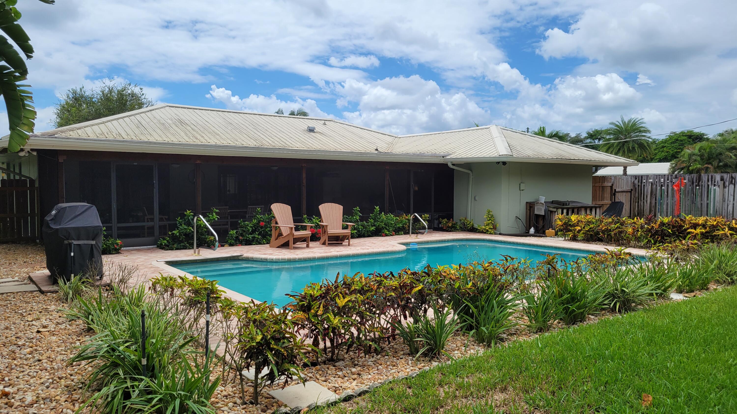 281 Northwest 10th Street Boca Raton, FL 33432 - Photo 4 of 22 backyard