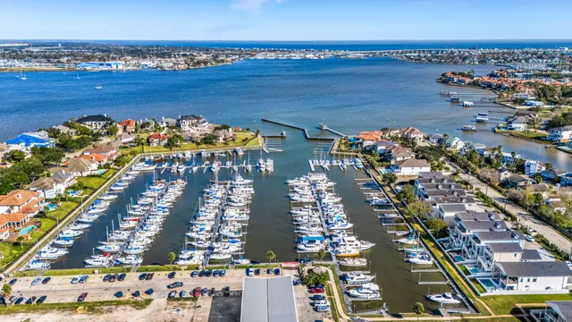 $1,379,000 | 1002 Island View Street, League City, TX 77565