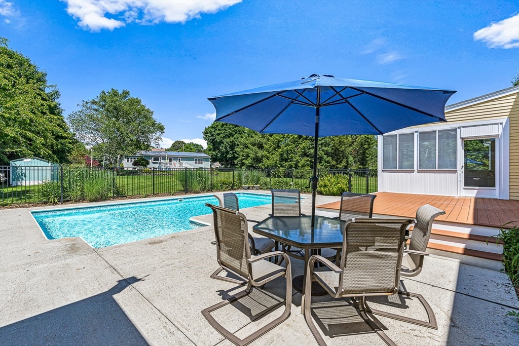 16 South Rindge Avenue Lexington, MA 02420 - Photo 6 of 40 Gallery Image 6
