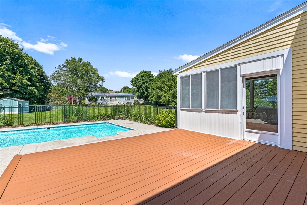 16 South Rindge Avenue Lexington, MA 02420 - Photo 8 of 40 Gallery Image 8