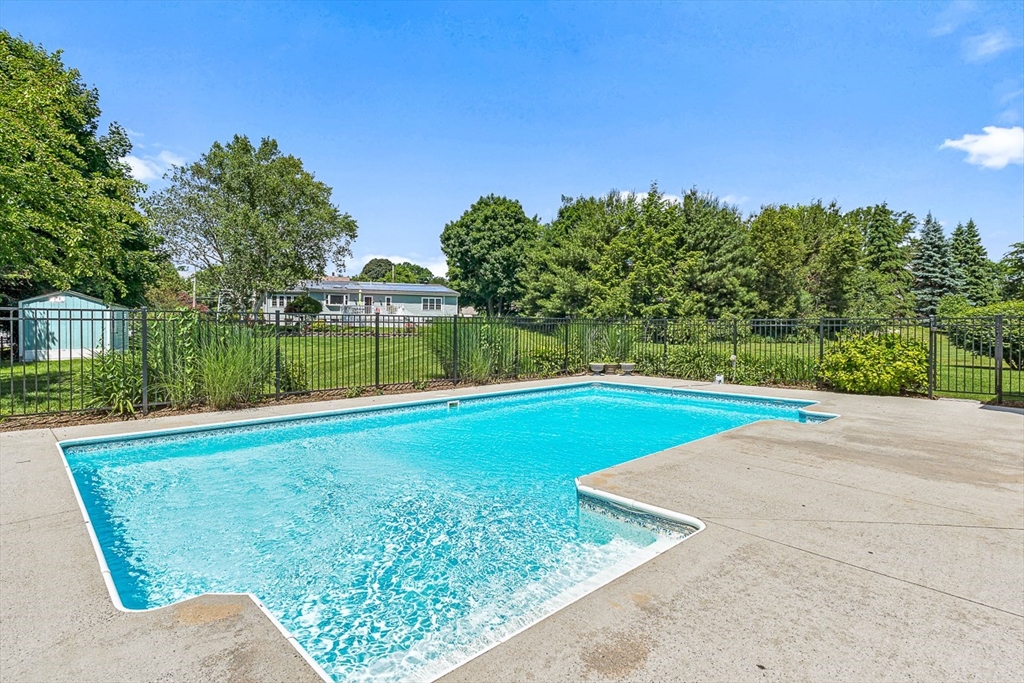 16 South Rindge Avenue Lexington, MA 02420 - Photo 9 of 40 Gallery Image 9