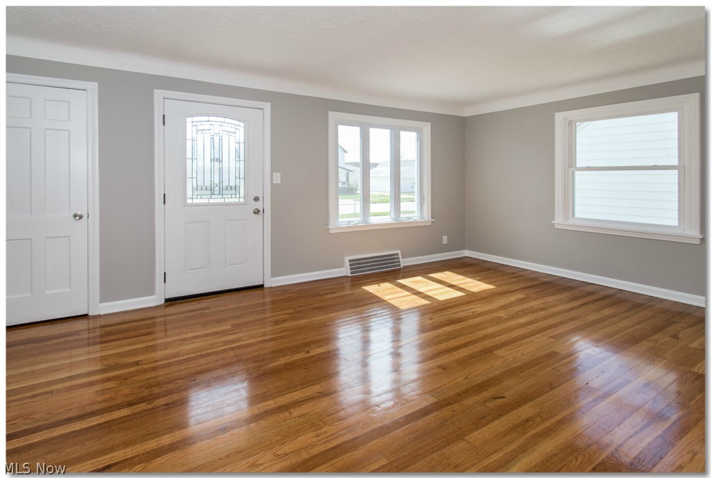12801 Havana Road Cleveland, OH 44125 - Photo 2 of 21