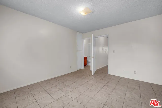 $2,600,000 | 4956 Romaine Street, Los Angeles, CA 90029